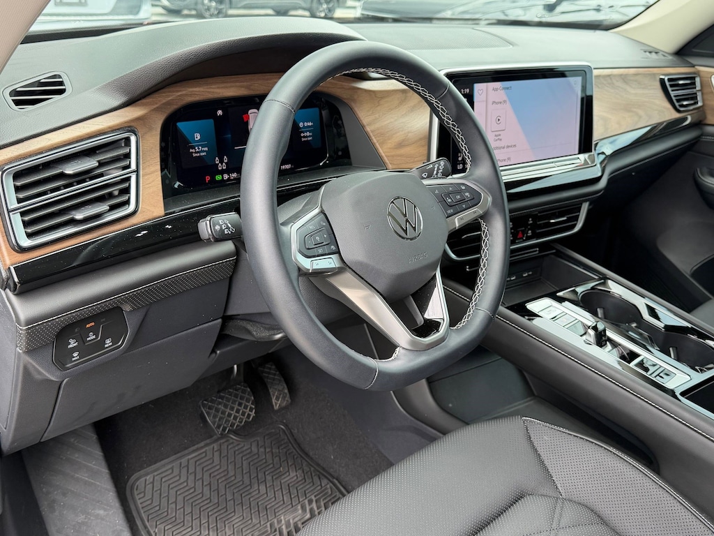 Certified 2025 Volkswagen Atlas 2.0T SE w/Technology SUV