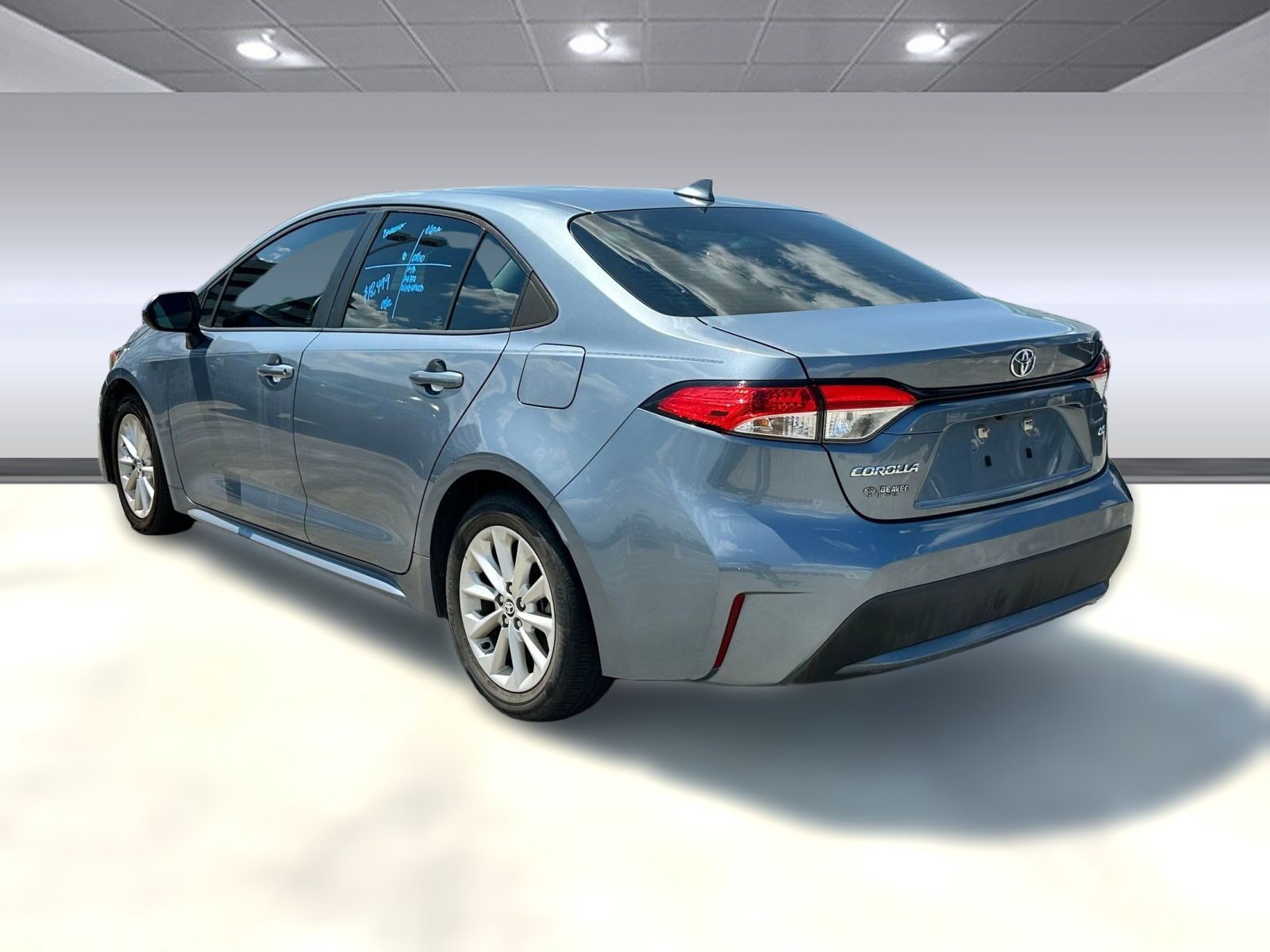2021 Toyota Corolla LE Premium photo 3