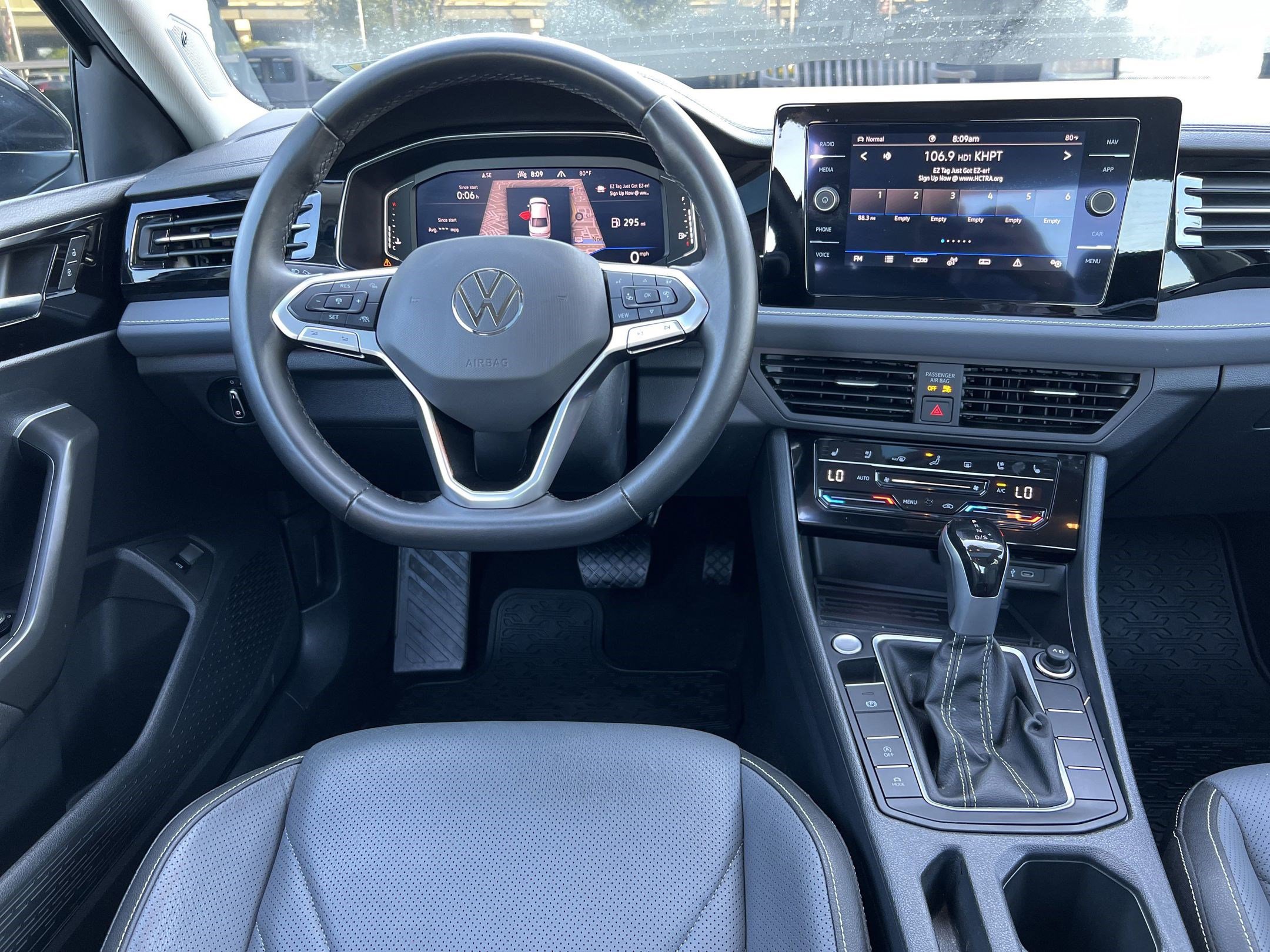 2025 Volkswagen Jetta SEL photo 3