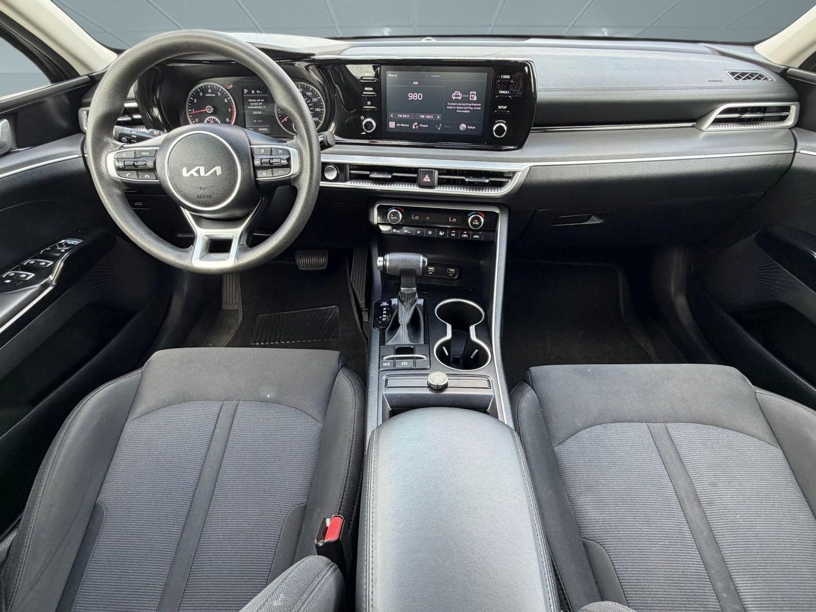 2023 Kia K5 LXS - Photo 13
