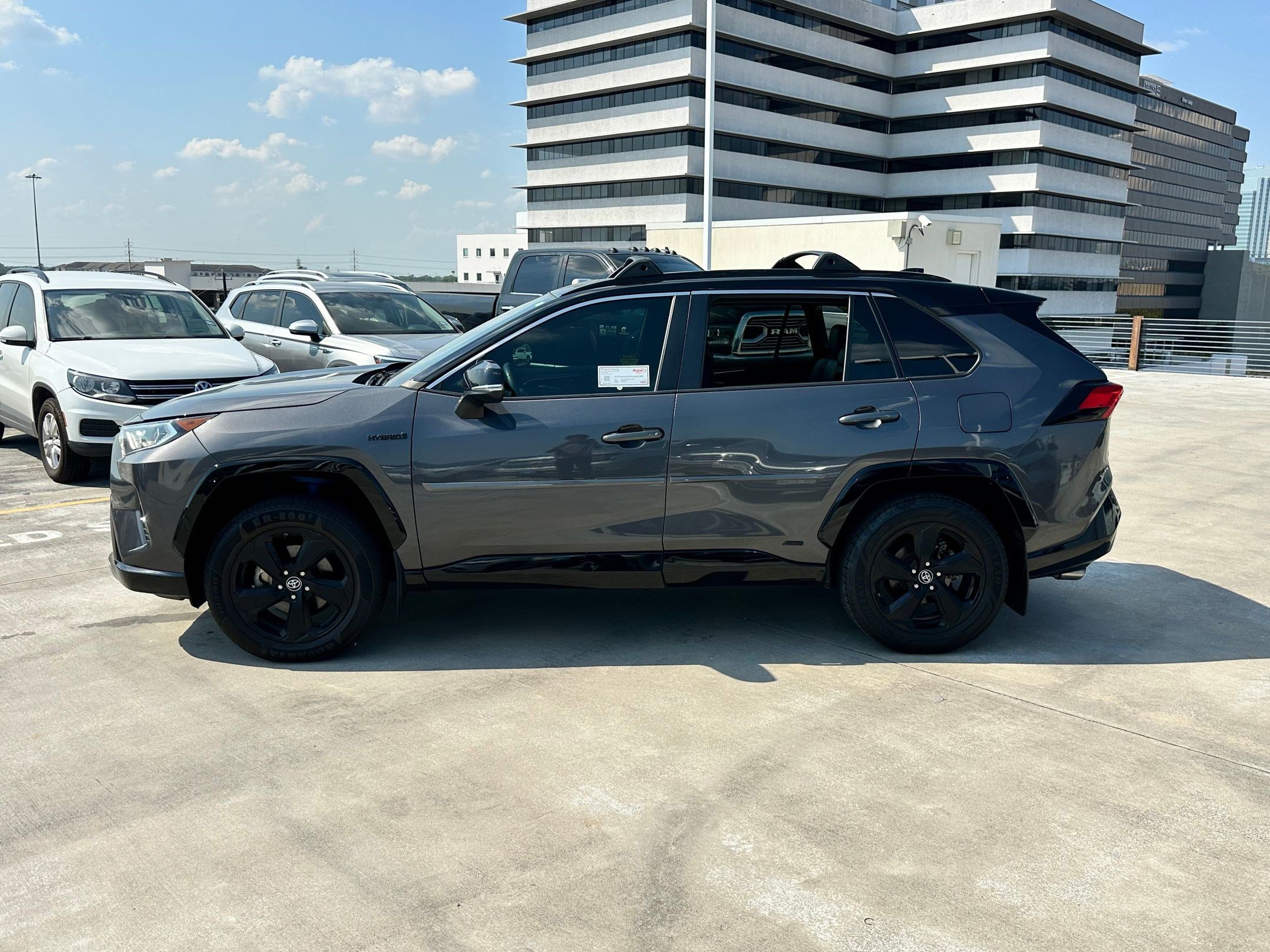 2019 Toyota RAV4 Hybrid XSE photo 2