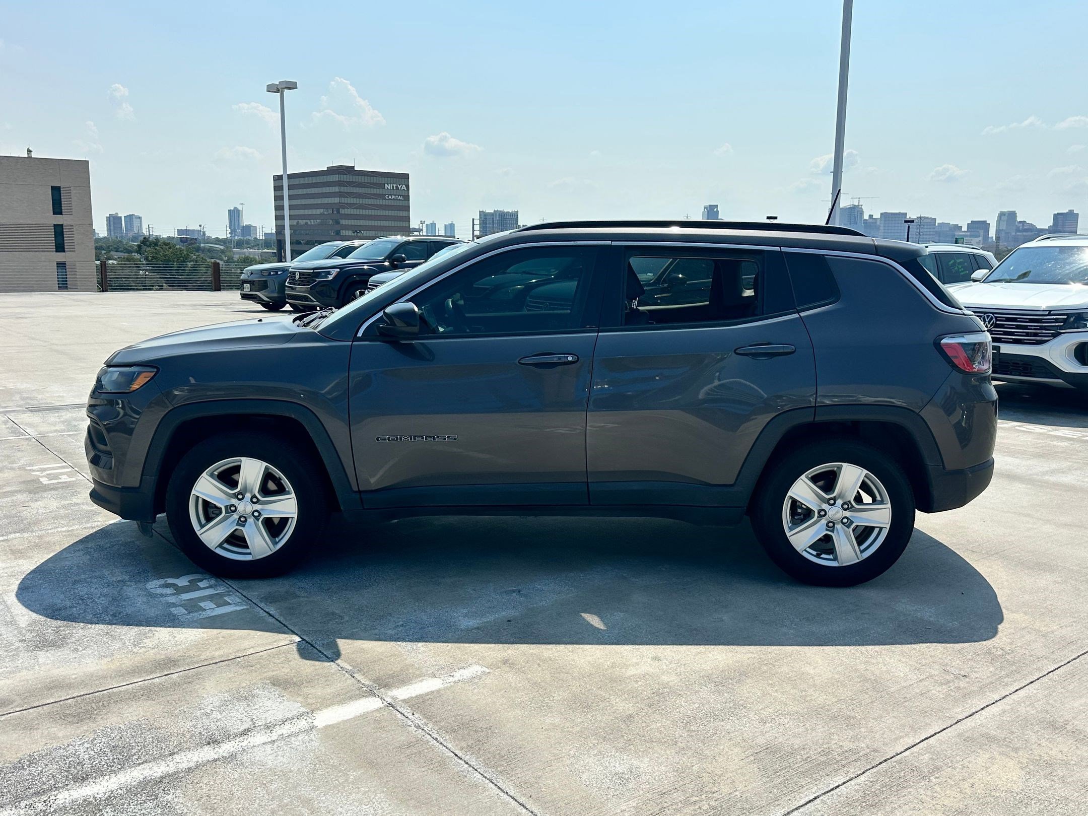 2022 Jeep Compass Latitude photo 2