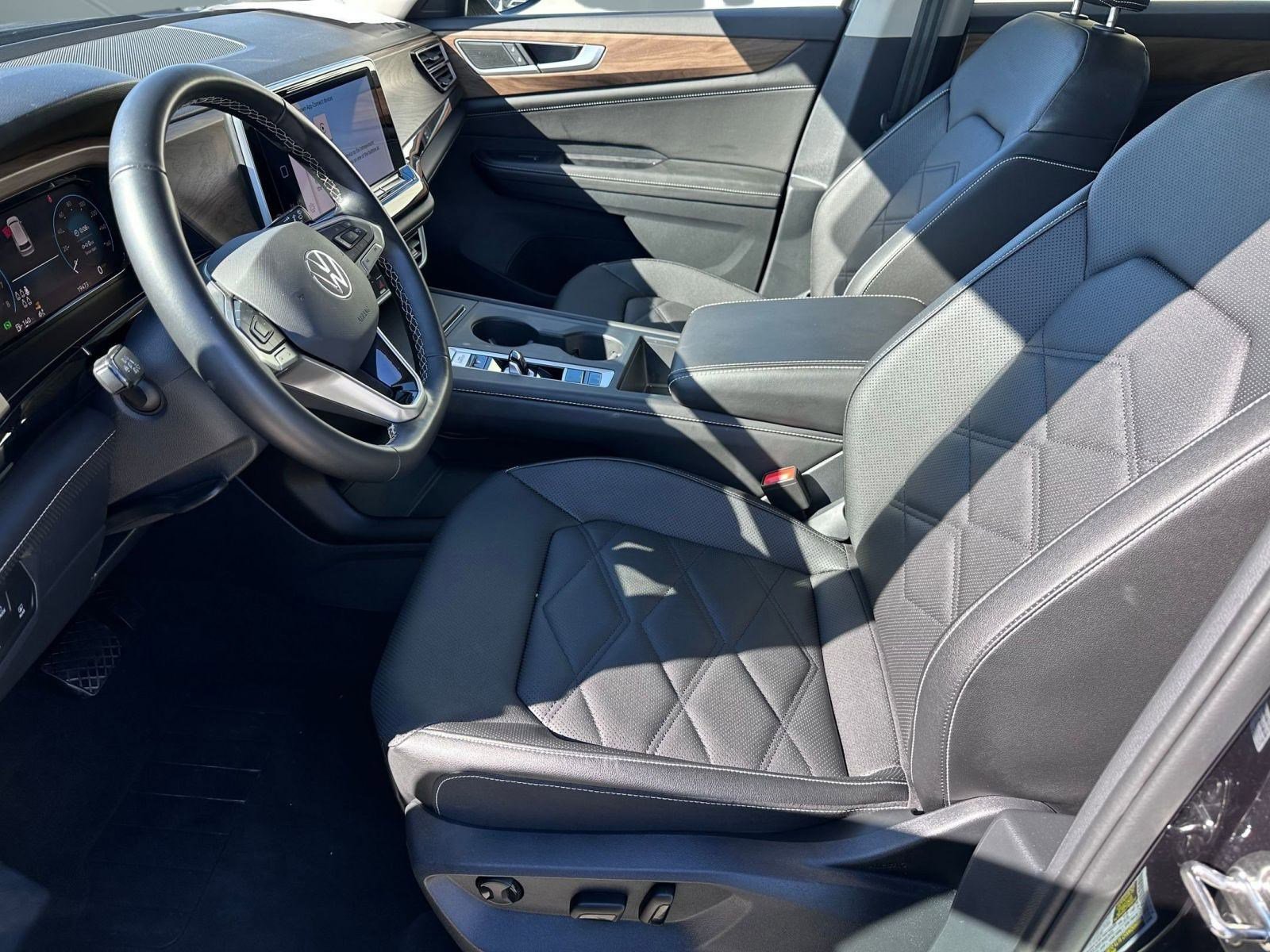 2025 Volkswagen Atlas SE photo 4