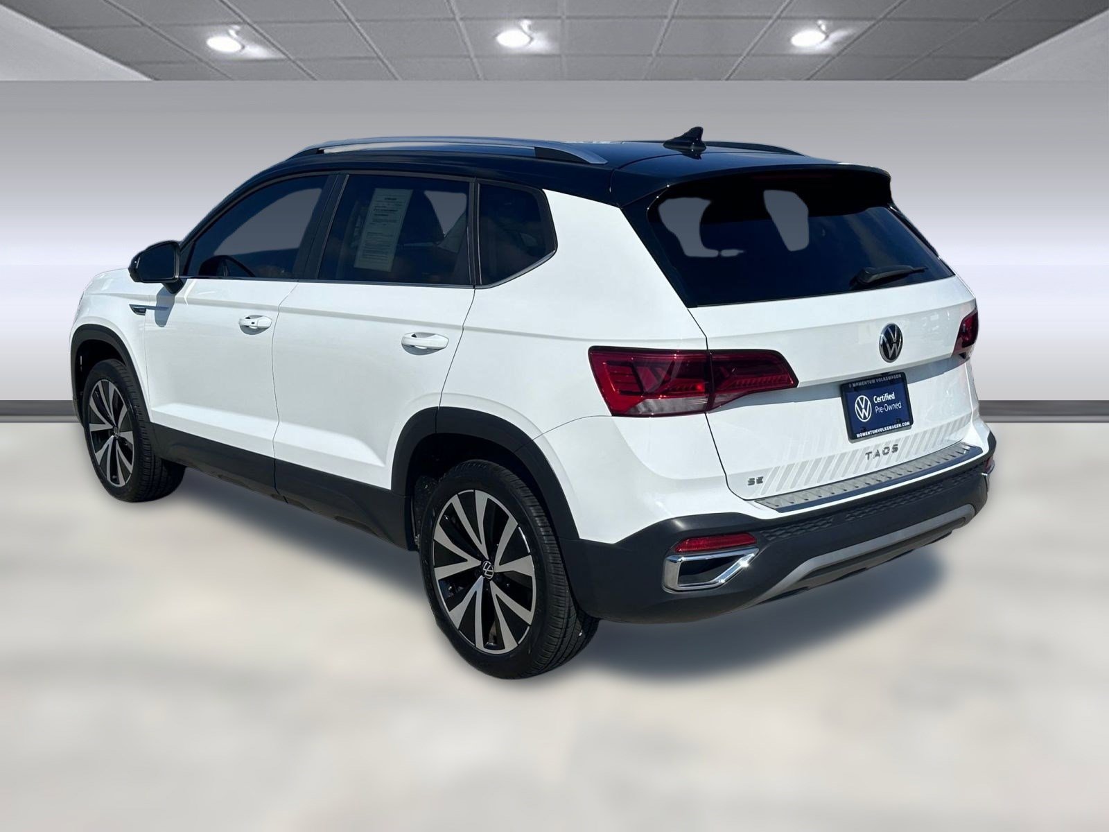 2023 Volkswagen Taos SE photo 3