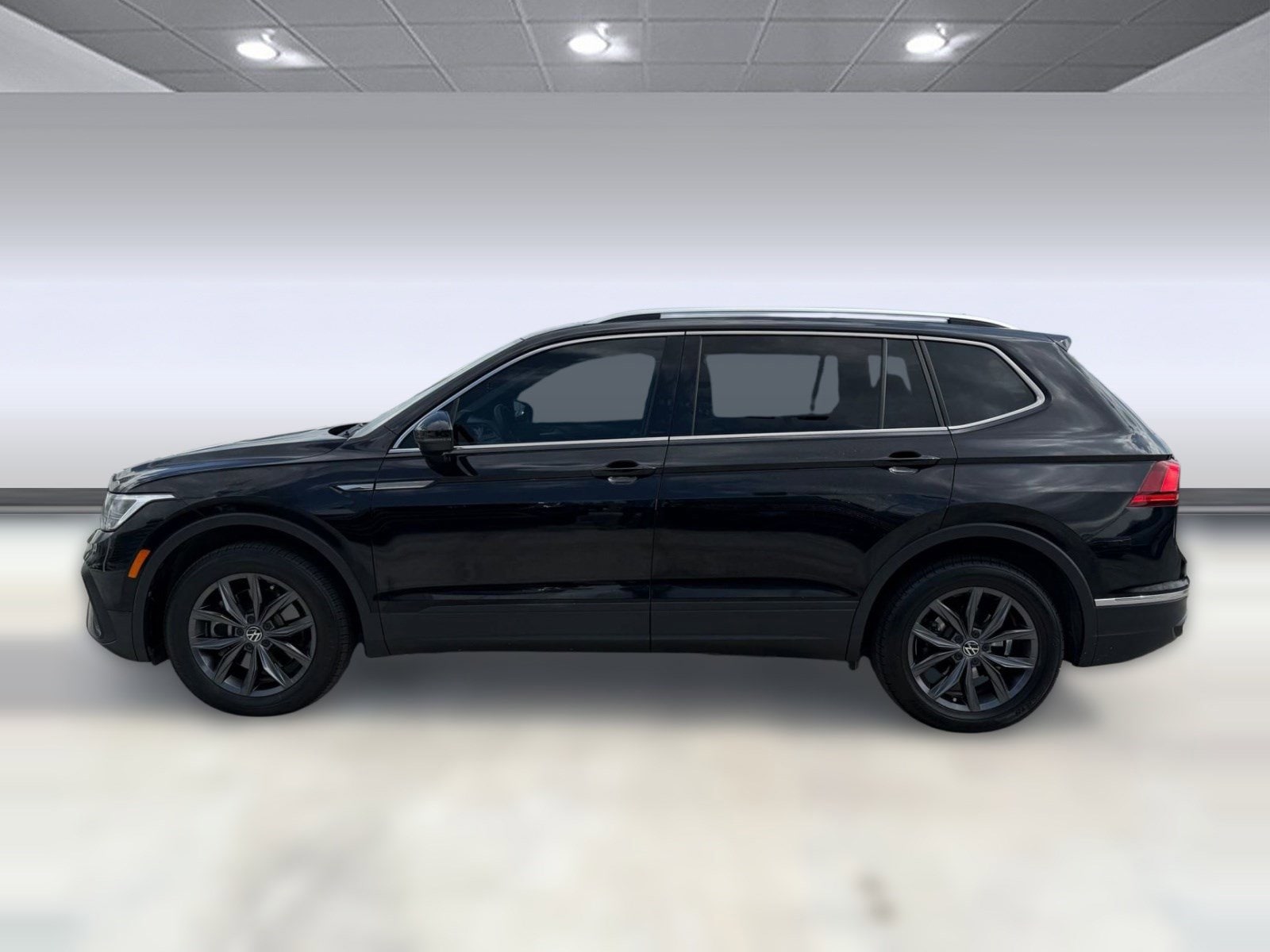 Tiguan SE SUV