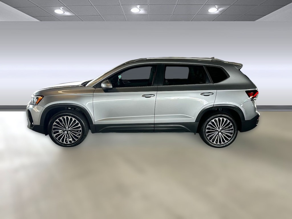 New 2025 Volkswagen Taos 1.5T SE SUV