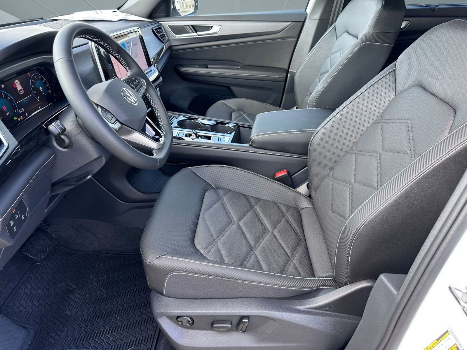 2026 Volkswagen Atlas Cross Sport SE Technology photo 3