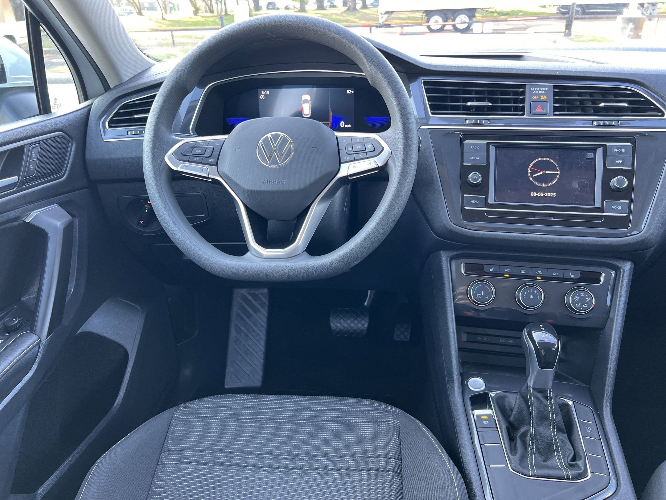 2022 Volkswagen Tiguan S photo 3