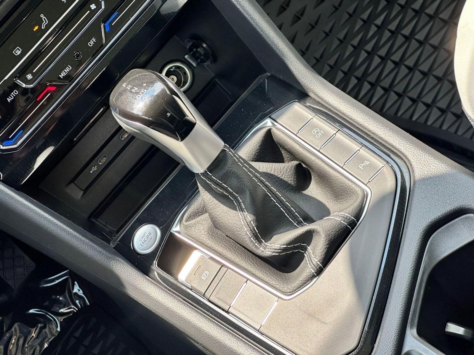 2025 Volkswagen Taos SE - Photo 17