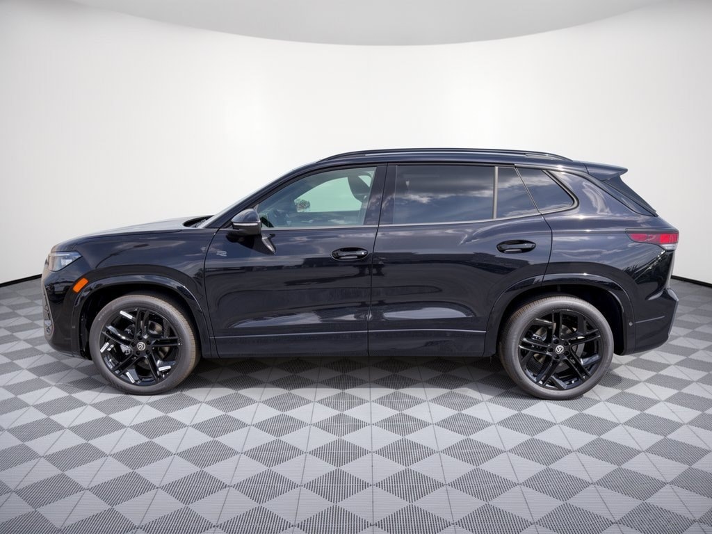 New 2026 Volkswagen Tiguan SE R-Line Black SUV