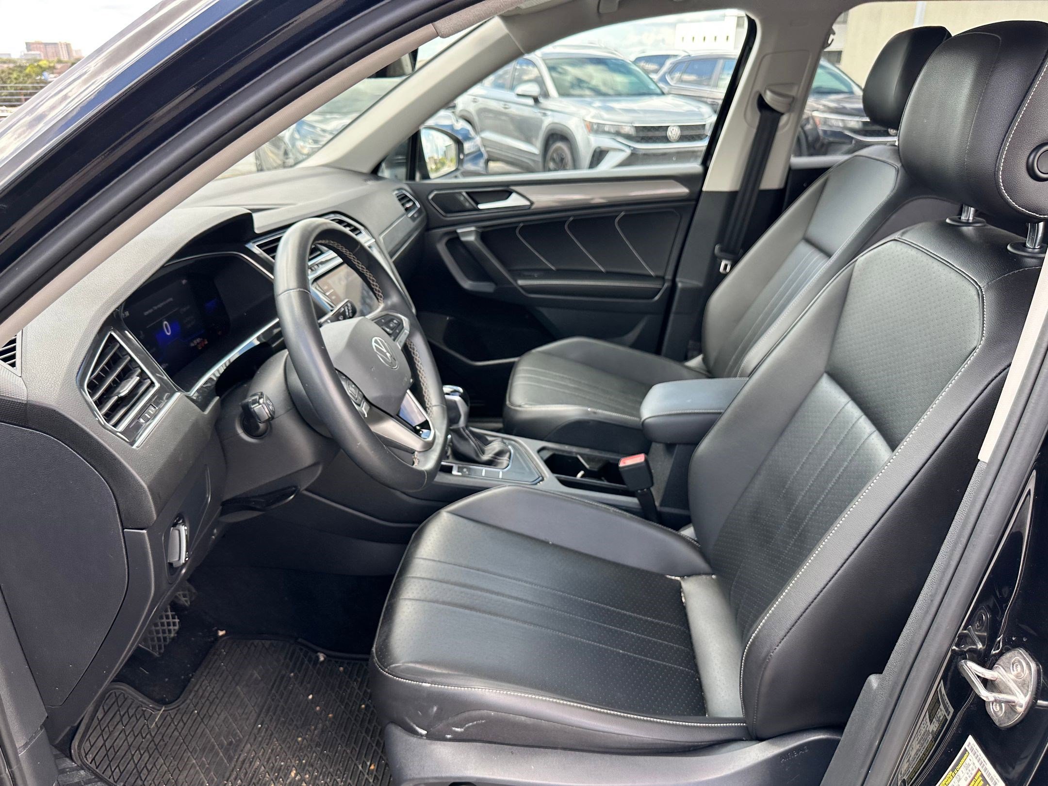 2022 Volkswagen Tiguan SE photo 4