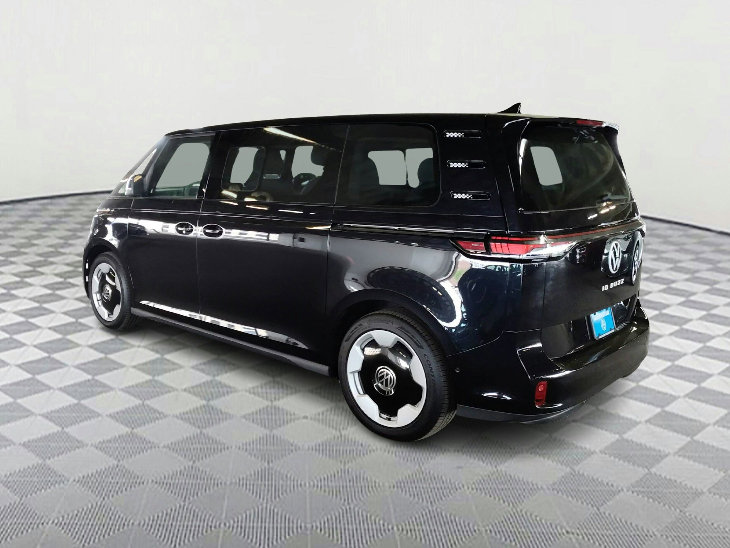 2025 Volkswagen ID. Buzz Pro Plus photo 4