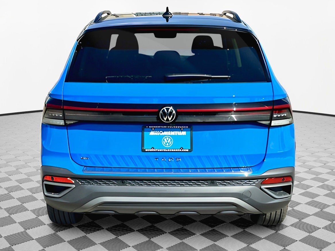2025 Volkswagen Taos SE photo 4