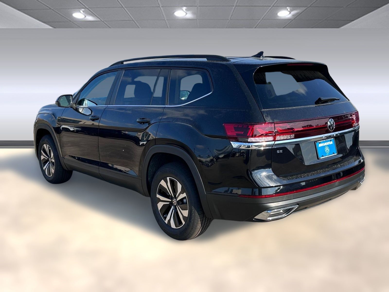 2026 Volkswagen Atlas SE photo 3