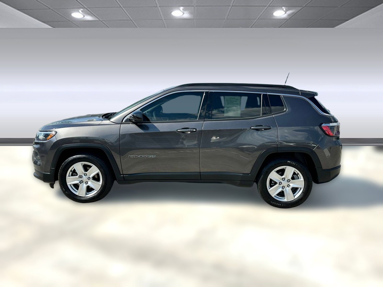 2022 Jeep Compass Latitude photo 2