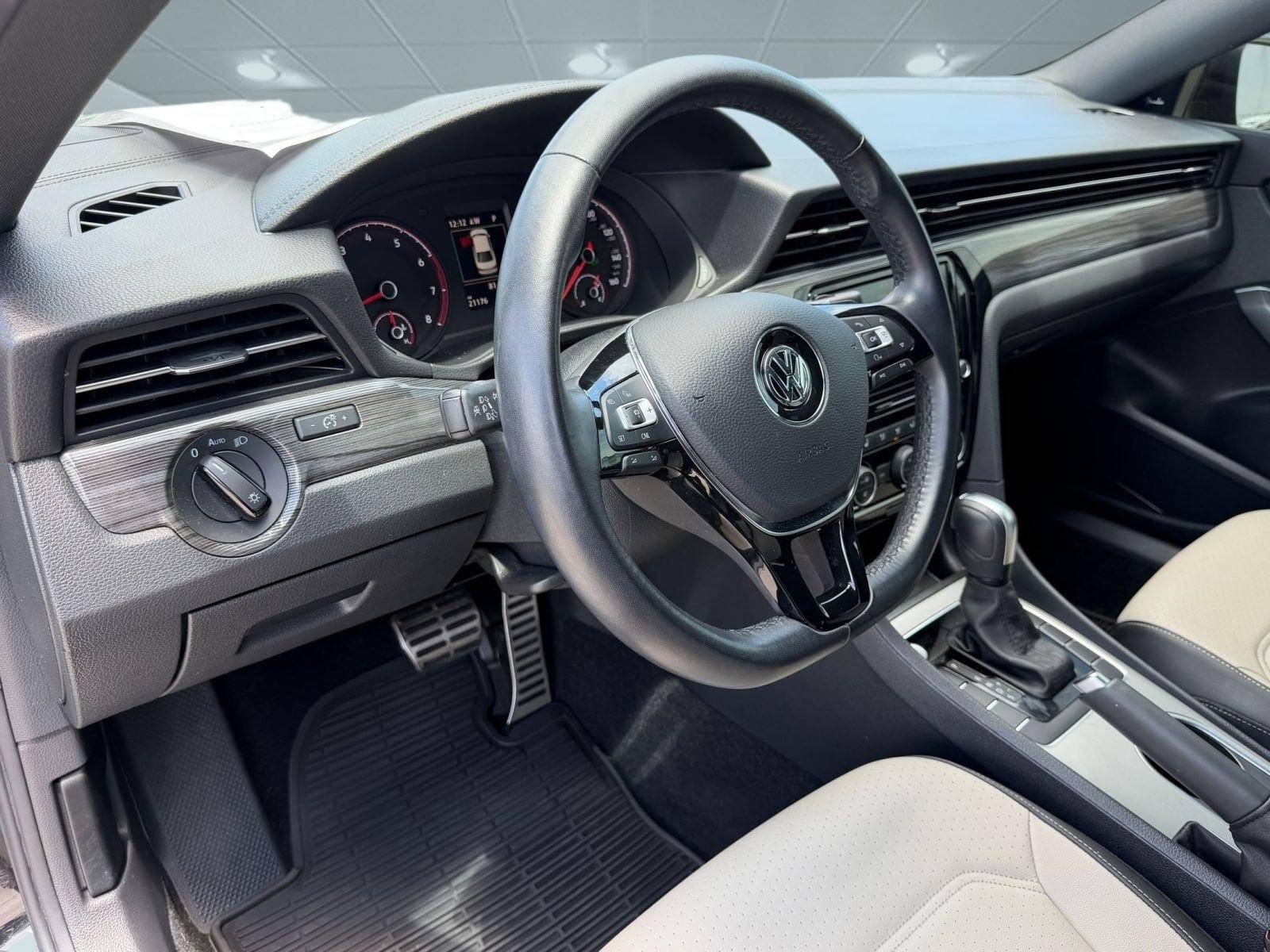Passat 2.0T R-Line Sedan