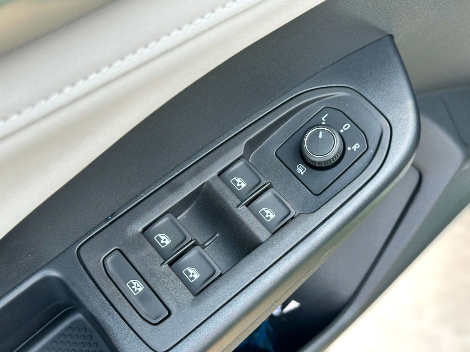 2025 Volkswagen Taos SE - Photo 21