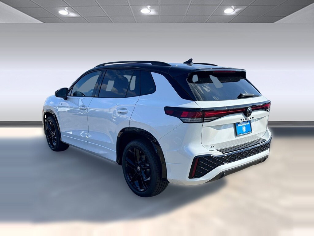 New 2026 Volkswagen Tiguan 2.0T SE R-Line Black SUV