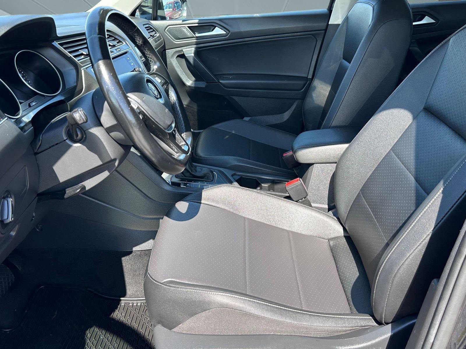 2019 Volkswagen Tiguan SE photo 3