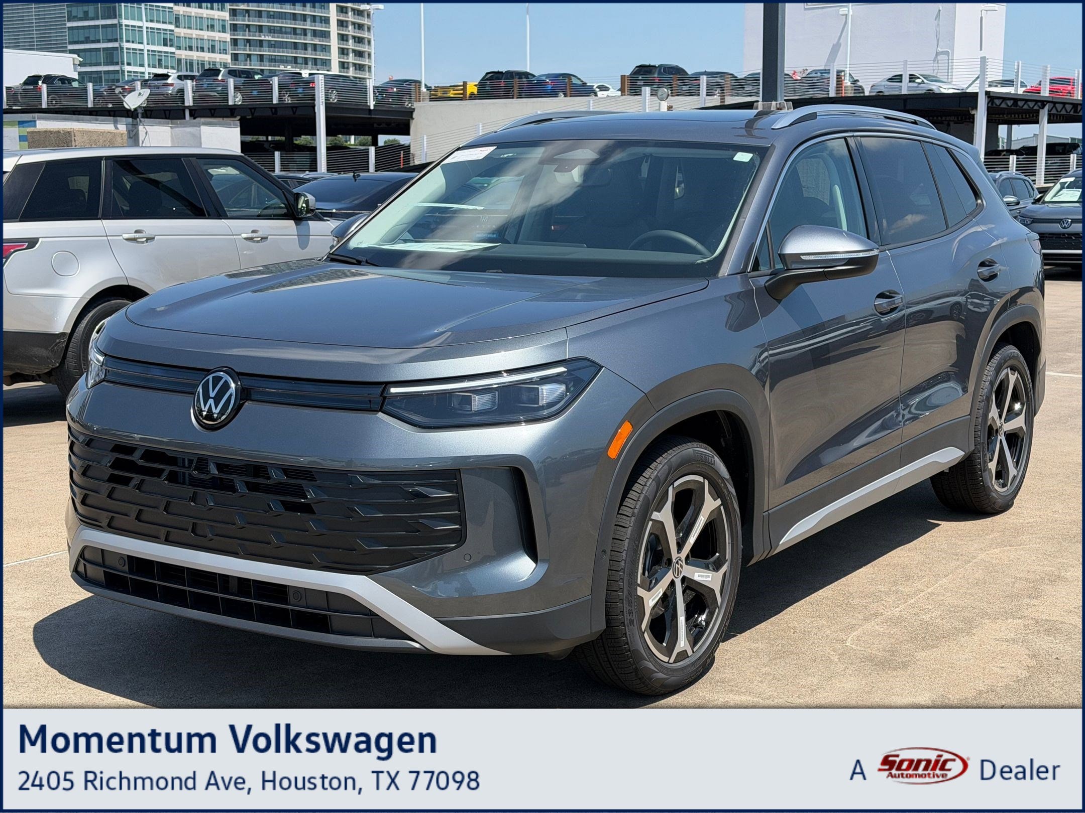 2026 Volkswagen Tiguan 2.0T SE's photo