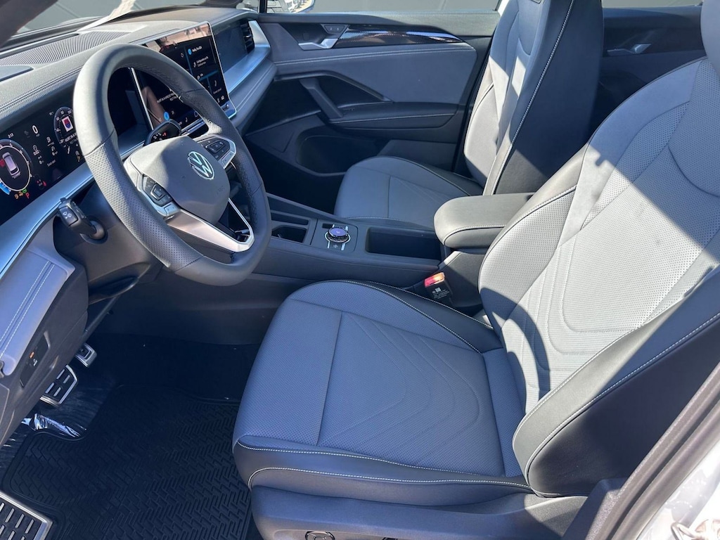 New 2026 Volkswagen Tiguan 2.0T SE R-Line Black SUV