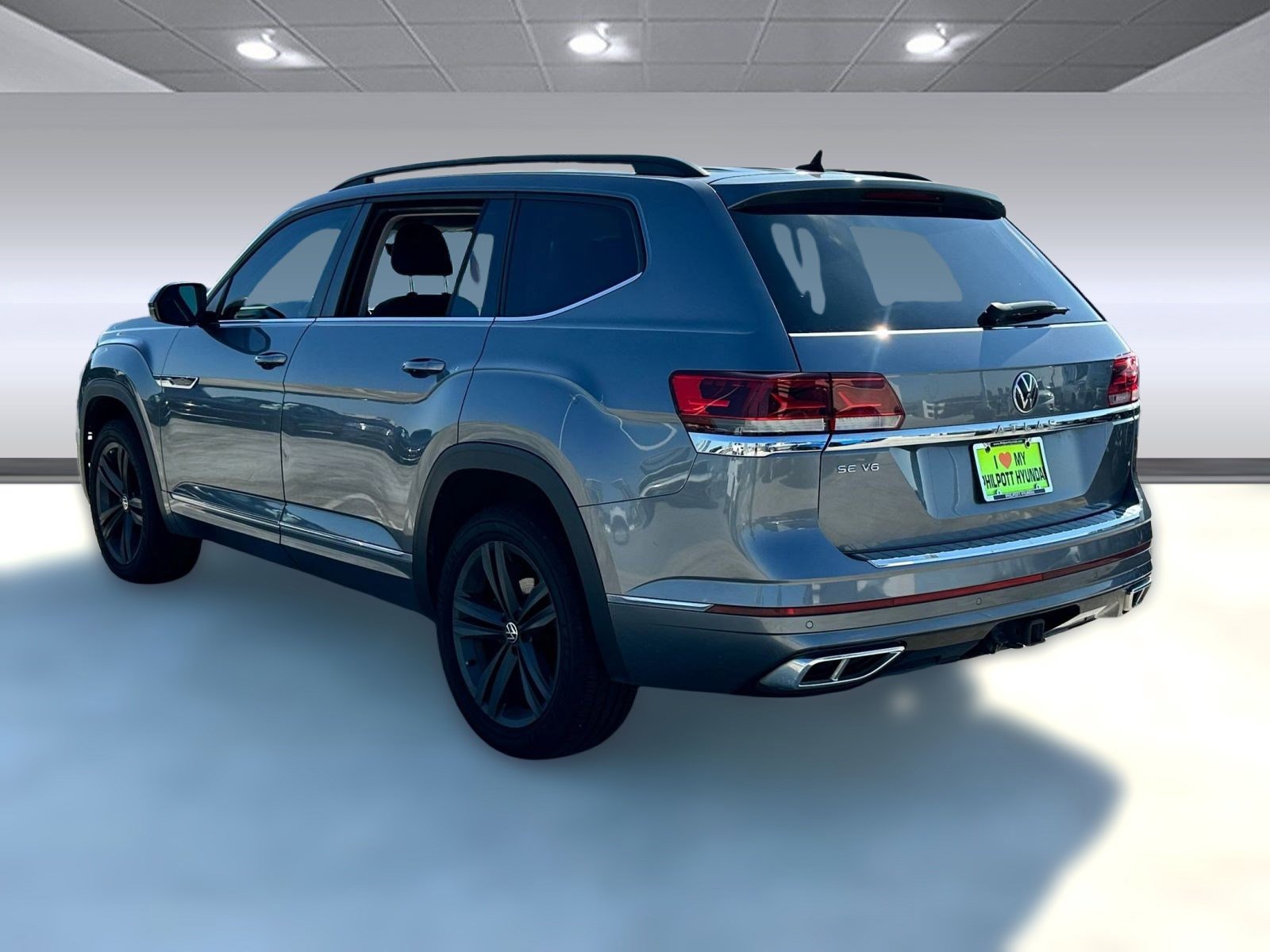 2021 Volkswagen Atlas V6 SE Technology R-Line photo 3