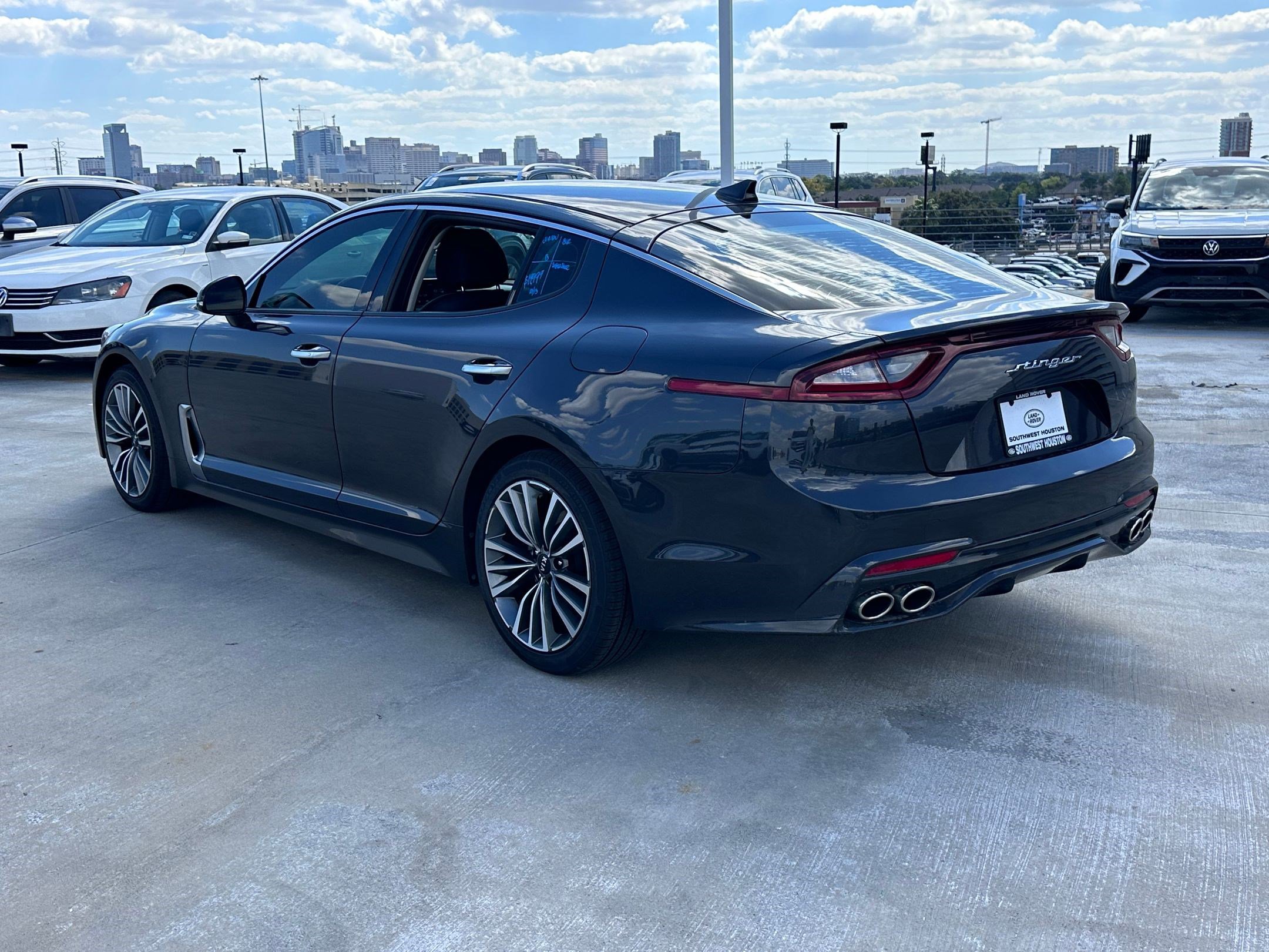 2019 Kia Stinger photo 3
