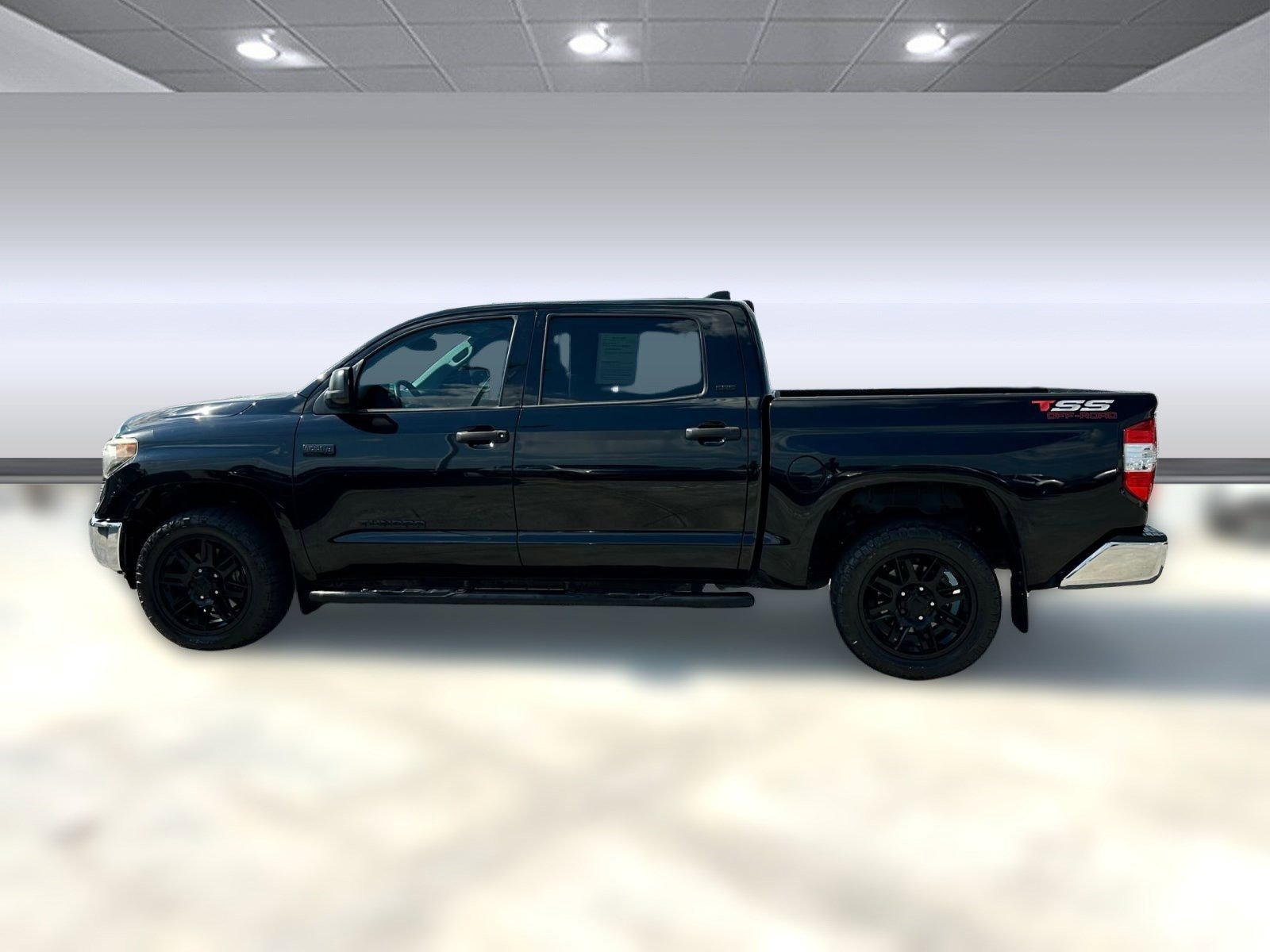 2021 Toyota Tundra SR5 CrewMax photo 2
