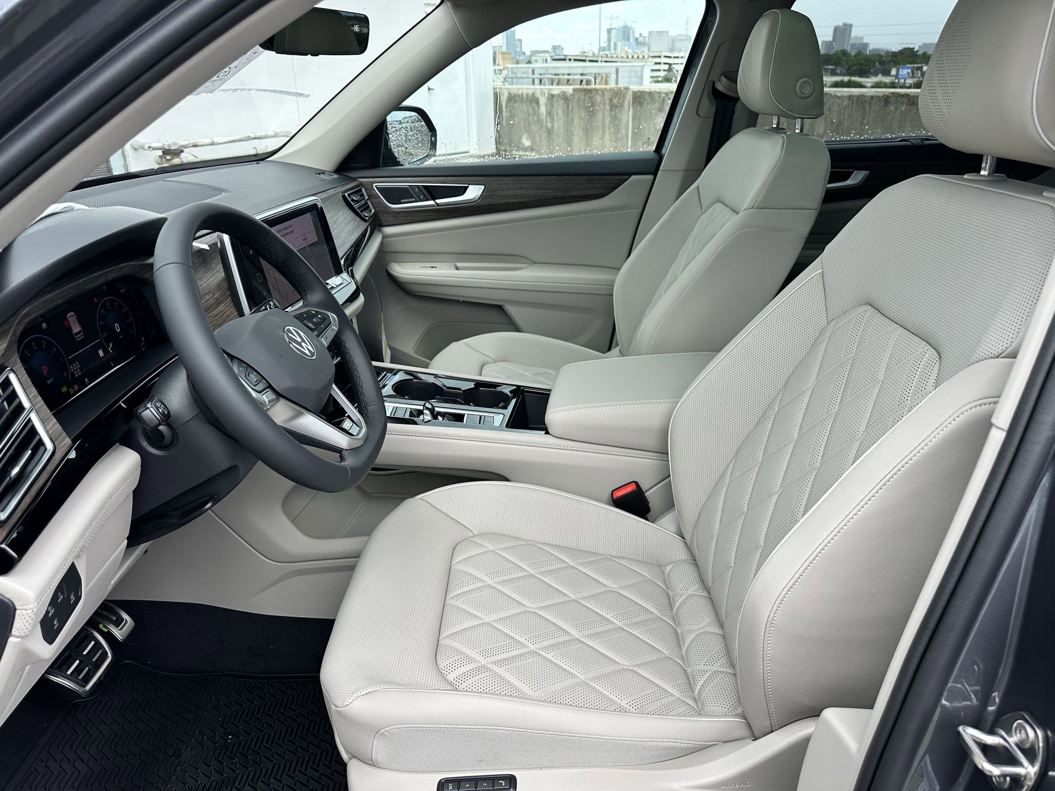 2025 Volkswagen Atlas SEL Premium R-Line photo 4