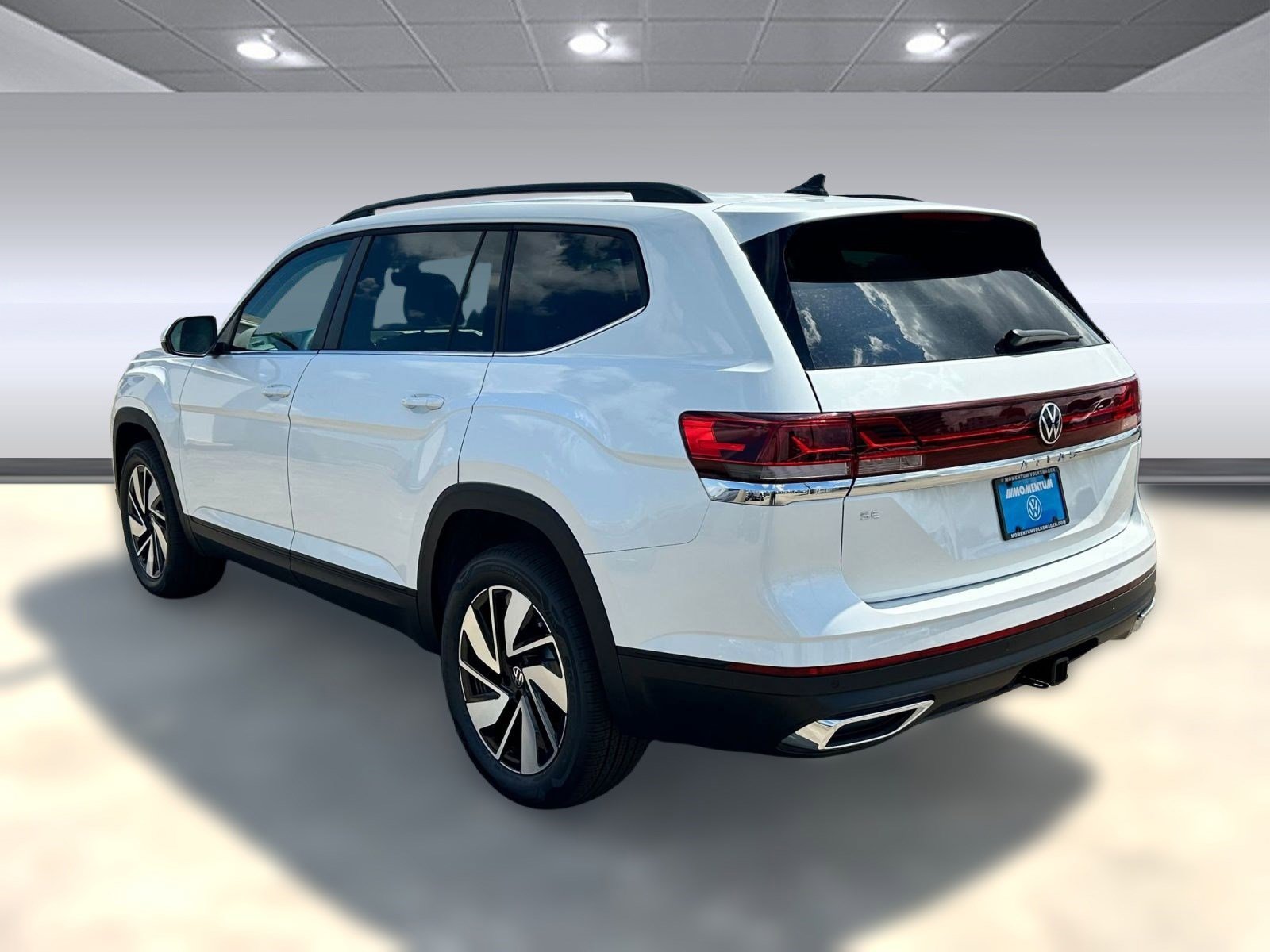 2026 Volkswagen Atlas SE Technology photo 2