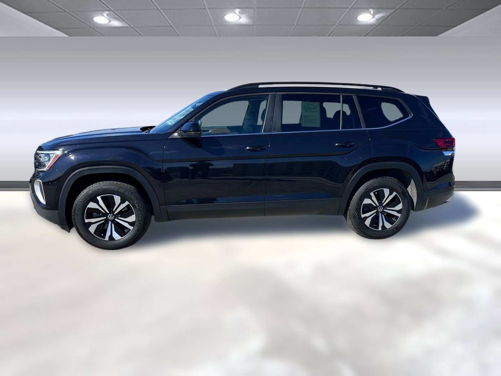 2025 Volkswagen Atlas SE photo 2
