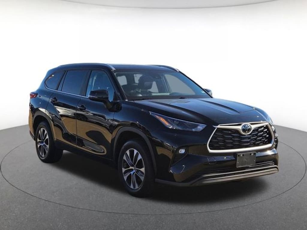 Used 2023 Toyota Highlander XLE SUV