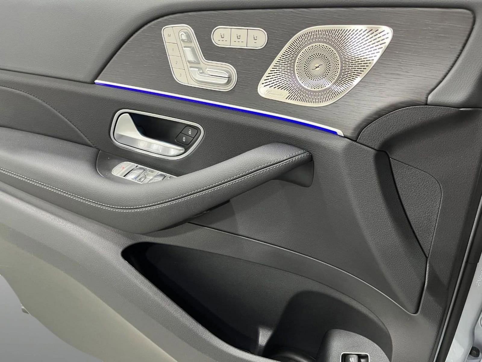 2025 Mercedes-Benz GLS Base - Photo 34