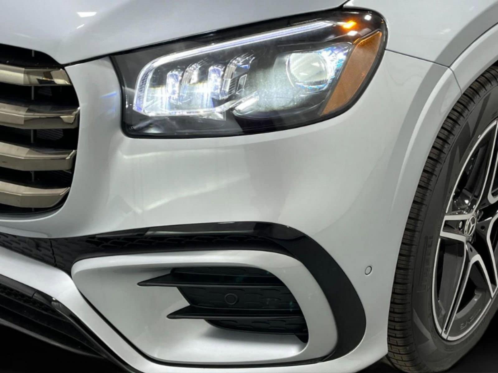 2025 Mercedes-Benz GLS Base - Photo 39