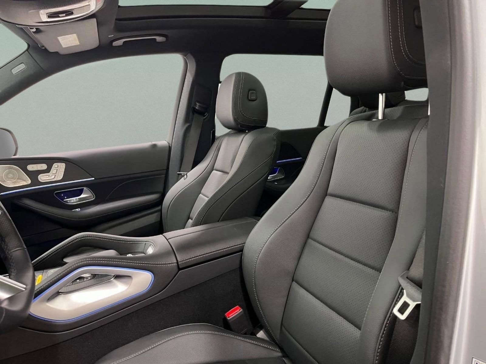 2025 Mercedes-Benz GLS Base - Photo 32