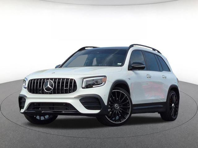 2022 Mercedes-Benz GLB GLB 35 AMG 4MATIC's photo