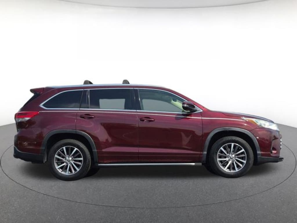 Used 2018 Toyota Highlander XLE V6 SUV