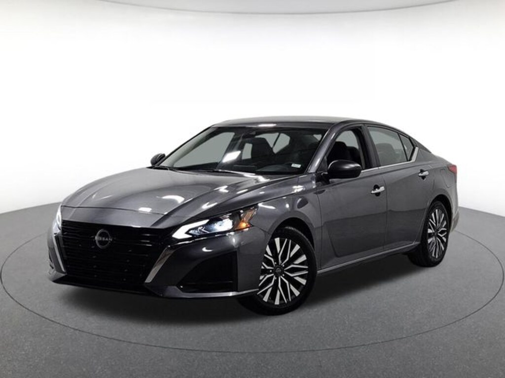 Used 2024 Nissan Altima 2.5 SV Sedan