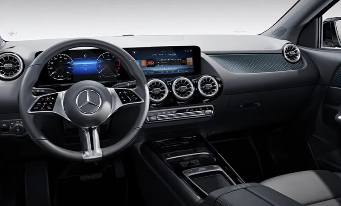 2026 Mercedes-Benz GLA250 SUV Cockpit image