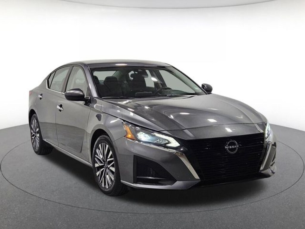 Used 2024 Nissan Altima 2.5 SV Sedan