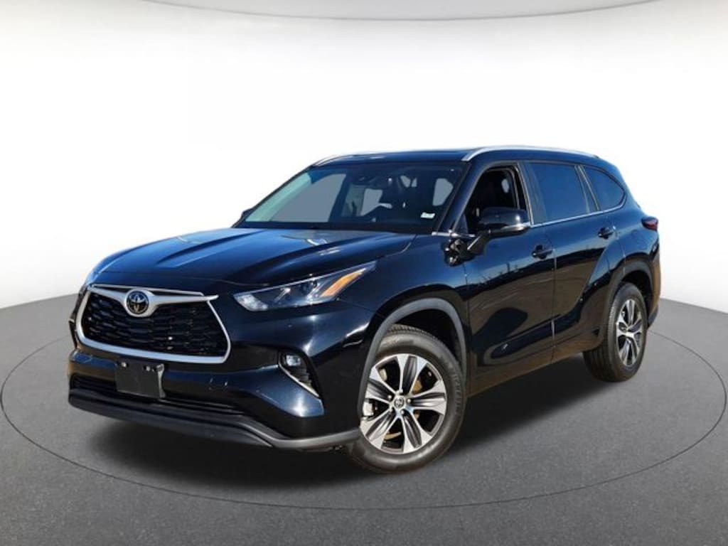 Used 2023 Toyota Highlander XLE SUV