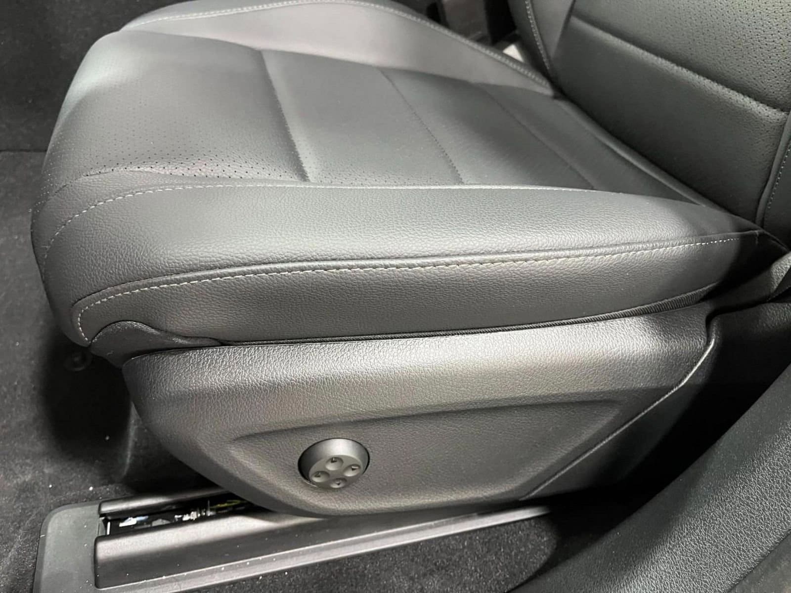 2025 Mercedes-Benz GLS Base - Photo 31