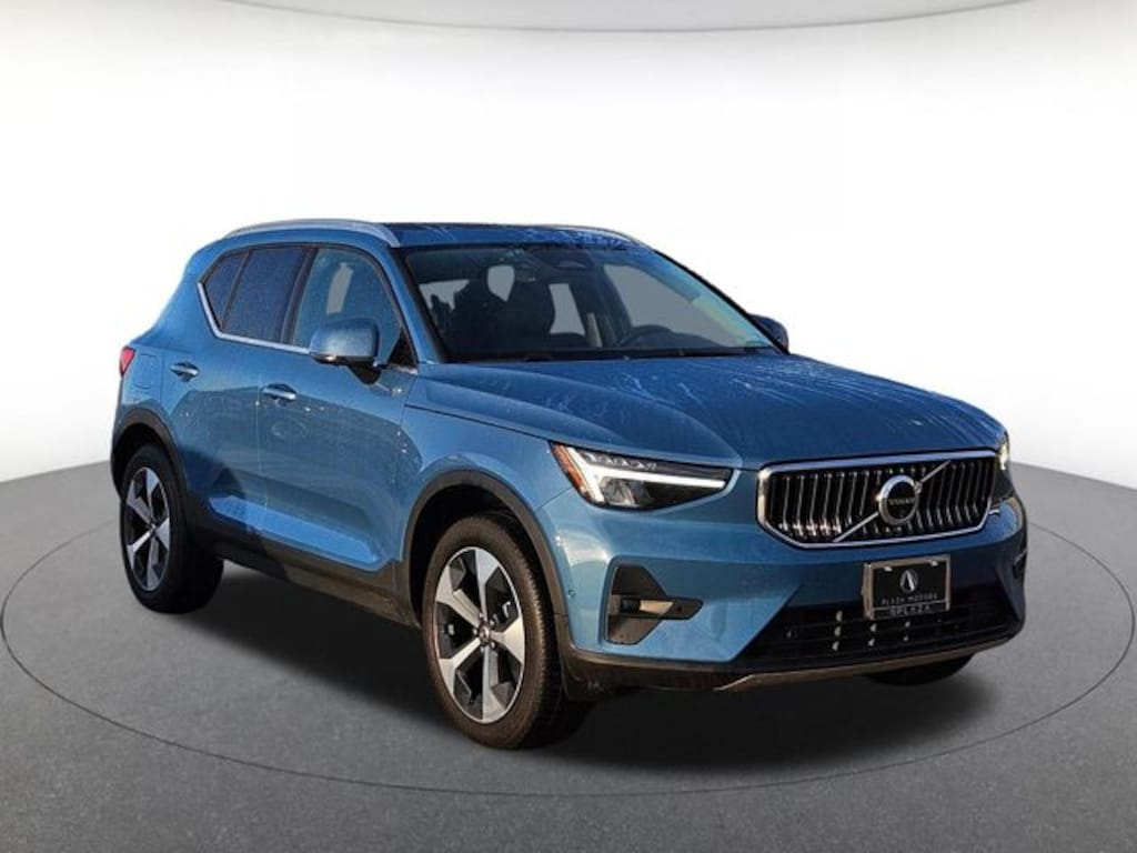 Used 2025 Volvo XC40 B5 Plus Bright Theme SUV