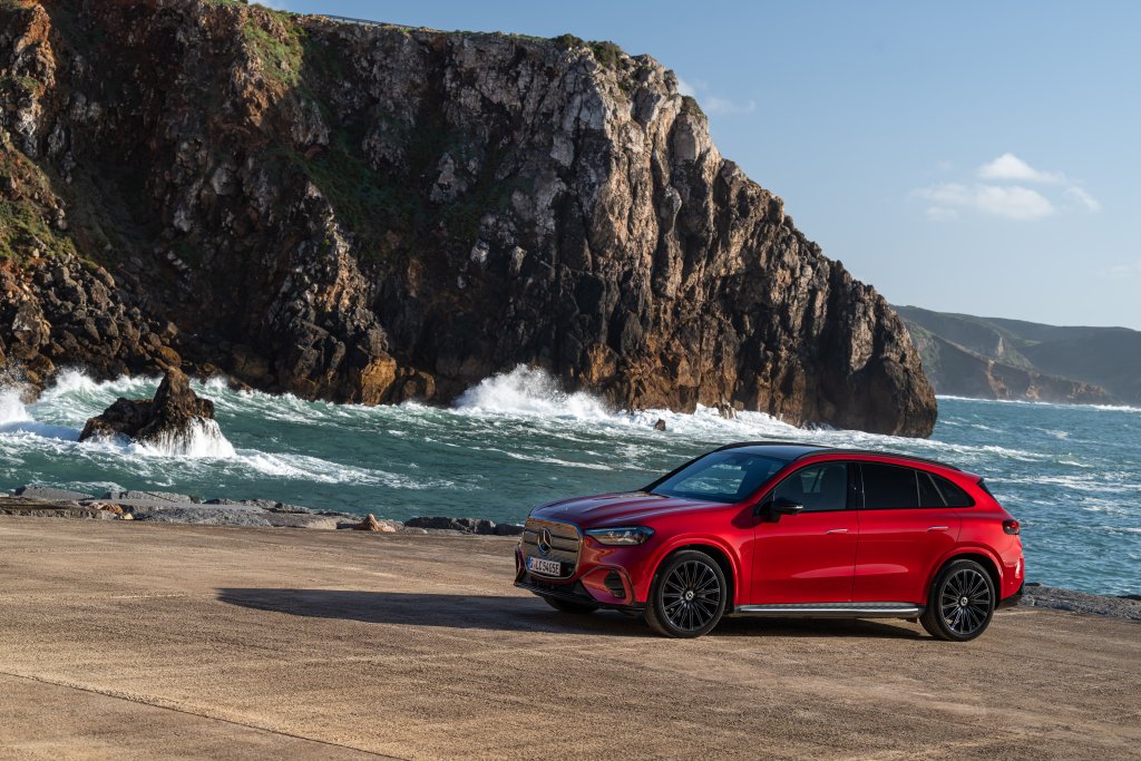 2027-mercedes-benz-glc-400-4matic-electric-european-model-shown.jpg