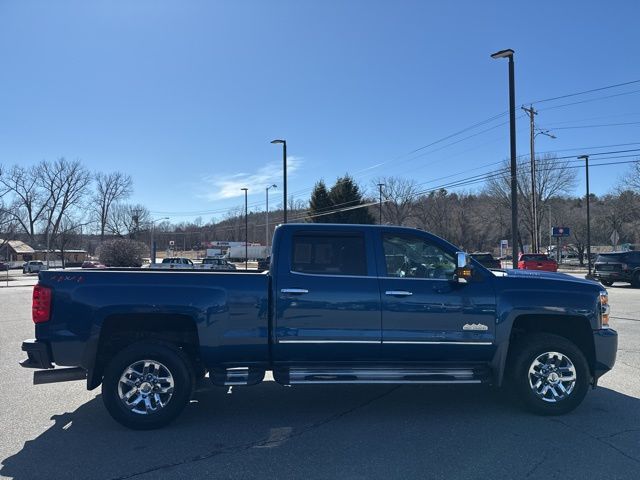 2018 Chevrolet Silverado 3500HD High Country photo 3