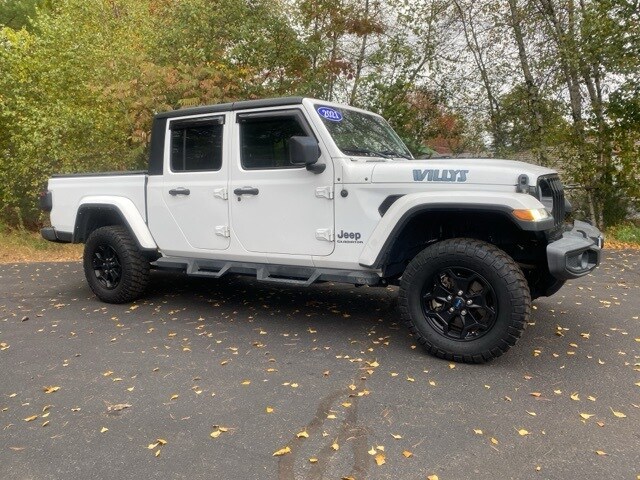 2021 Jeep Gladiator Willys photo 2