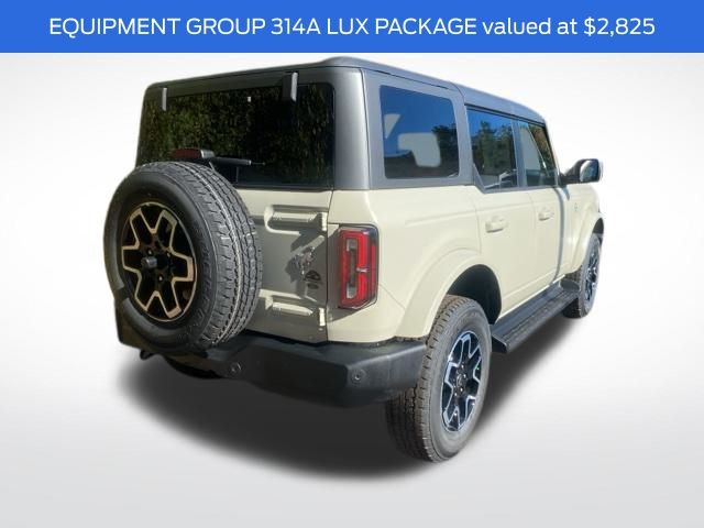 2025 Ford Bronco Outer Banks photo 2