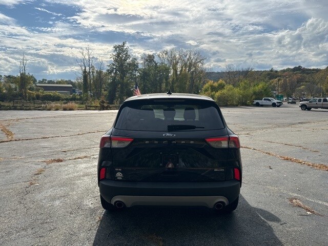 2022 Ford Escape SE photo 4