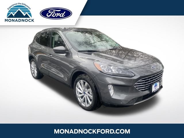 2022 Ford Escape Titanium's photo