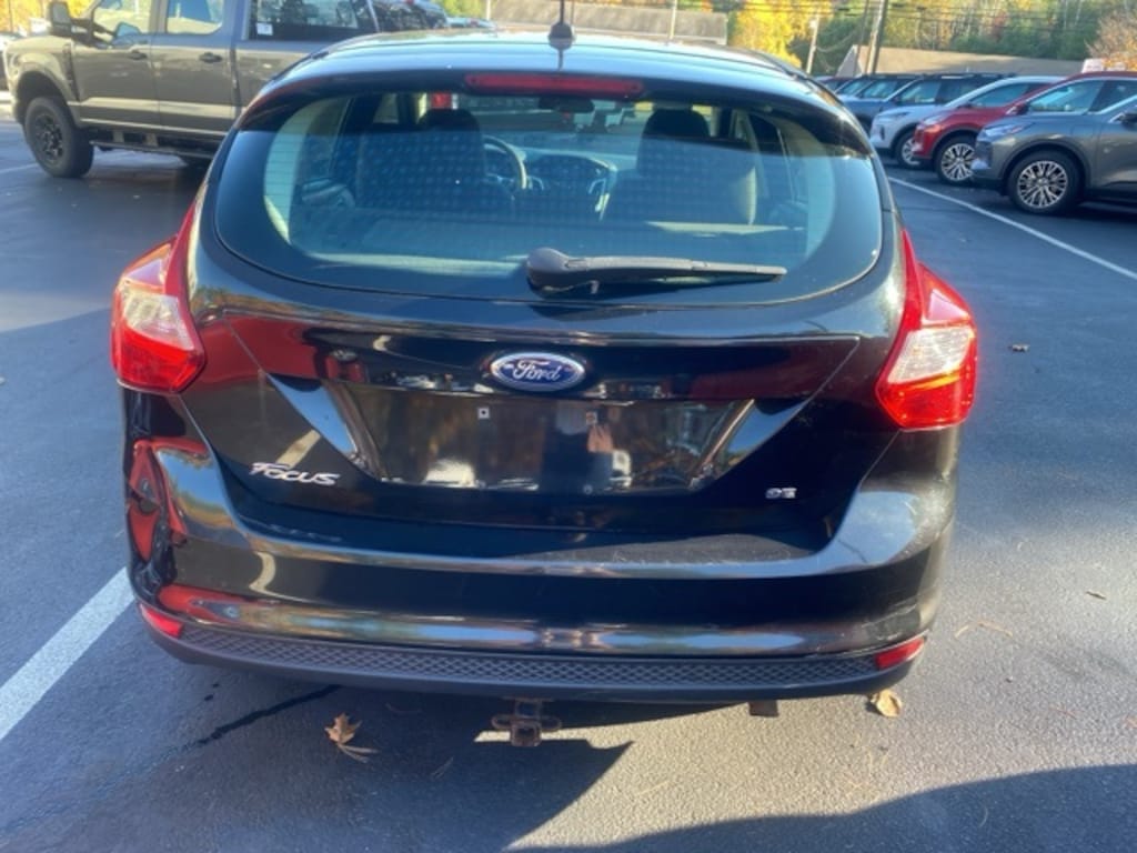 Used 2014 Ford Focus SE Hatchback